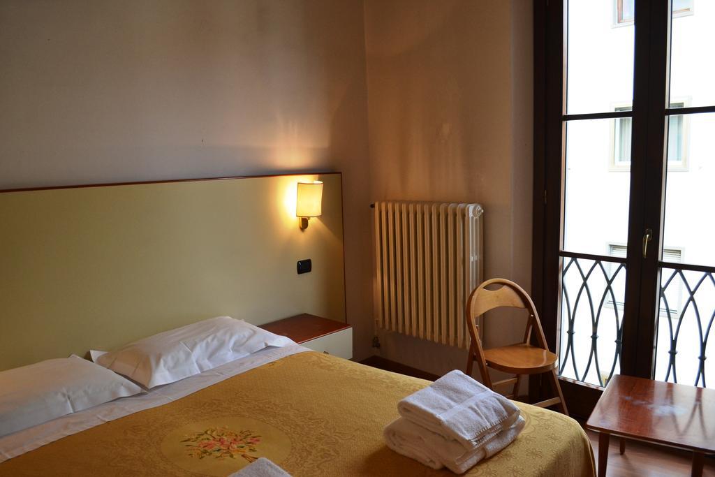 Hotel Casa Del Lago Firenze Szoba fotó